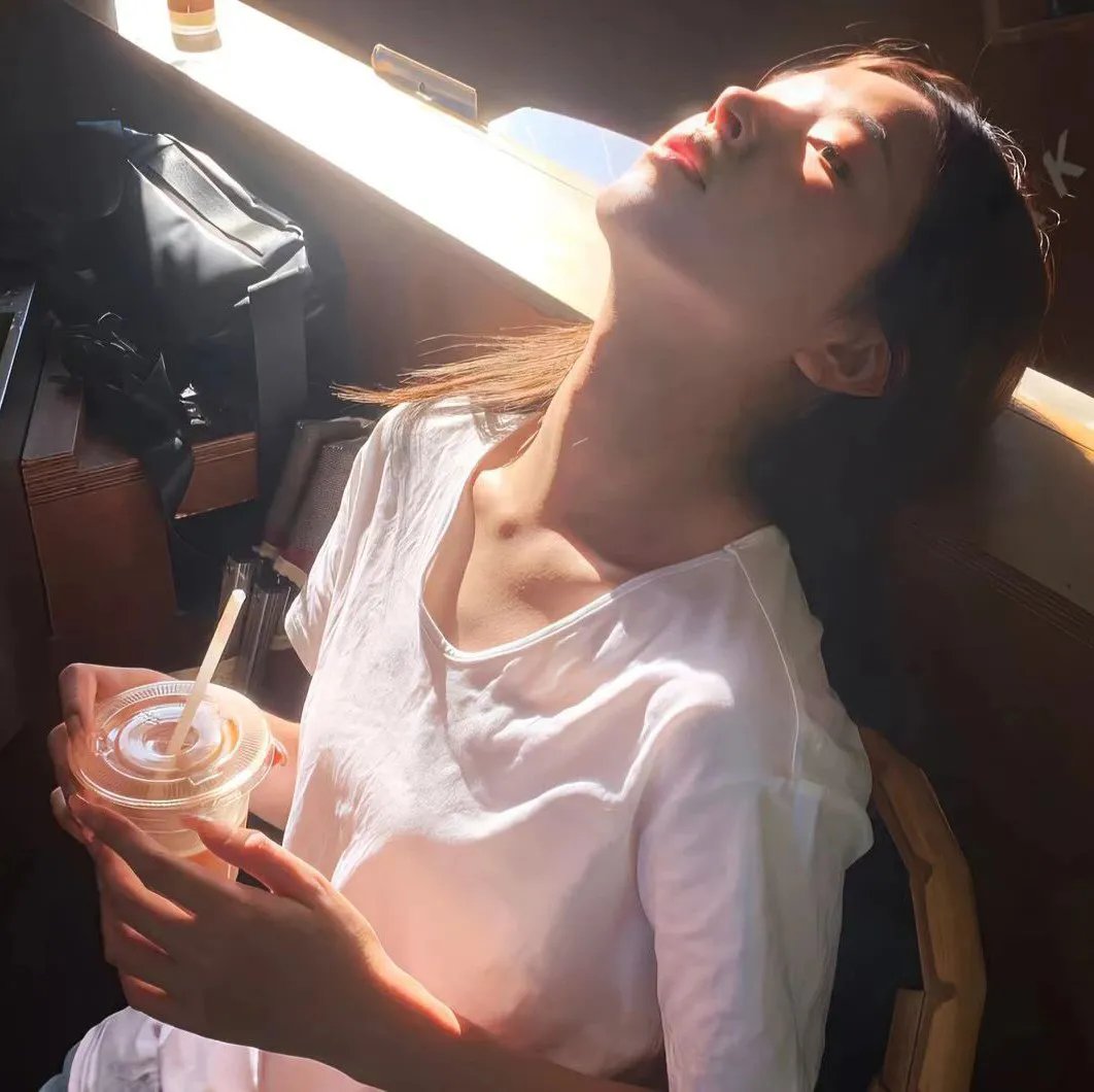 无敌女金刚海报